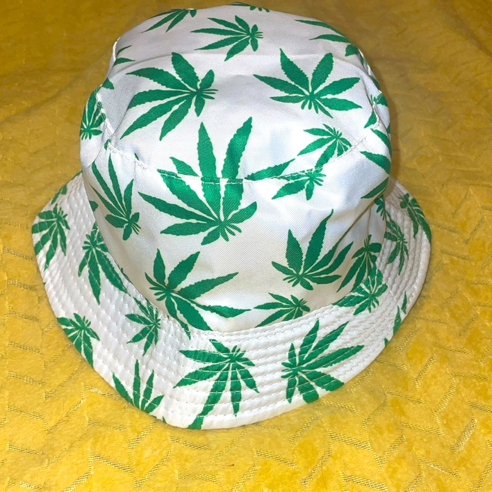 🎉Reversible fisherman, sun-hat. Weed-printed hat. Unisex. NWOT!